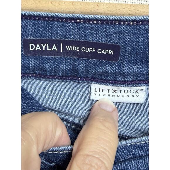 NYDJ Women's Jeans Sz 6 Dayla Wide Cuff Capri Denim Lift & Tuck Technology - Picture 4 of 13